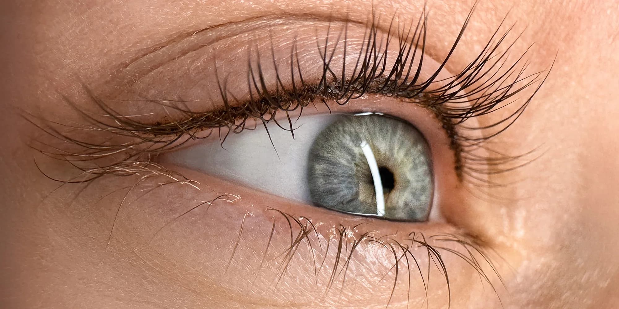 Přirozený permanentní make-up v luxusním studiu: meziřasové linky, obočí i rty