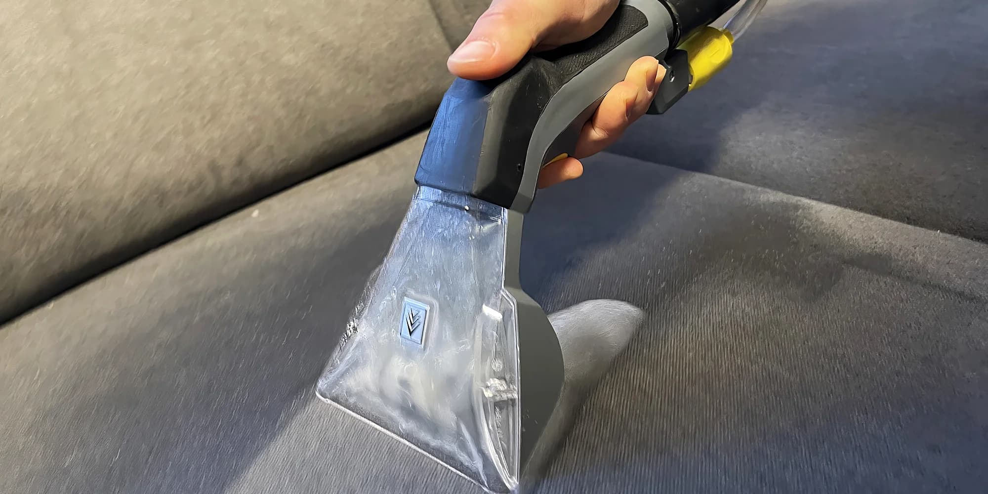 Půjčení tepovacího stroje Kärcher Professional Puzzi na 2 dny