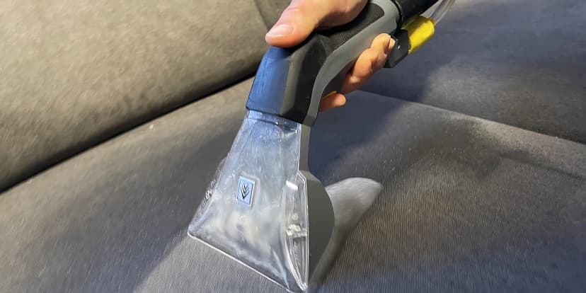 Půjčení tepovacího stroje Kärcher Professional Puzzi na 2 dny