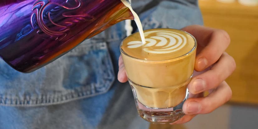 Baristický kurz techniky Latte Art: 3 hod. kávové zábavy pro 1 i 2 osoby