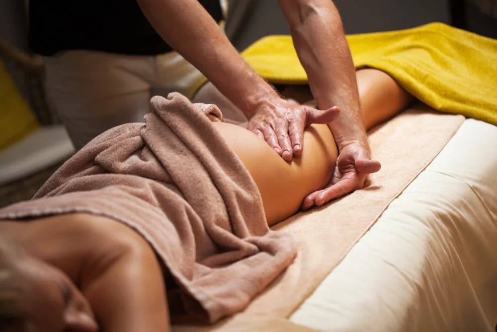 Dokonalá relaxace: 90–⁠180min. ⁠⁠královská tantra pro ženy