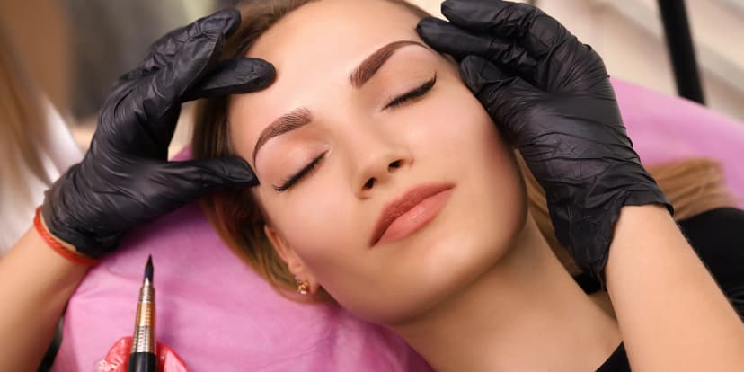 Upravená bez práce: permanentní make-up rtů či obočí