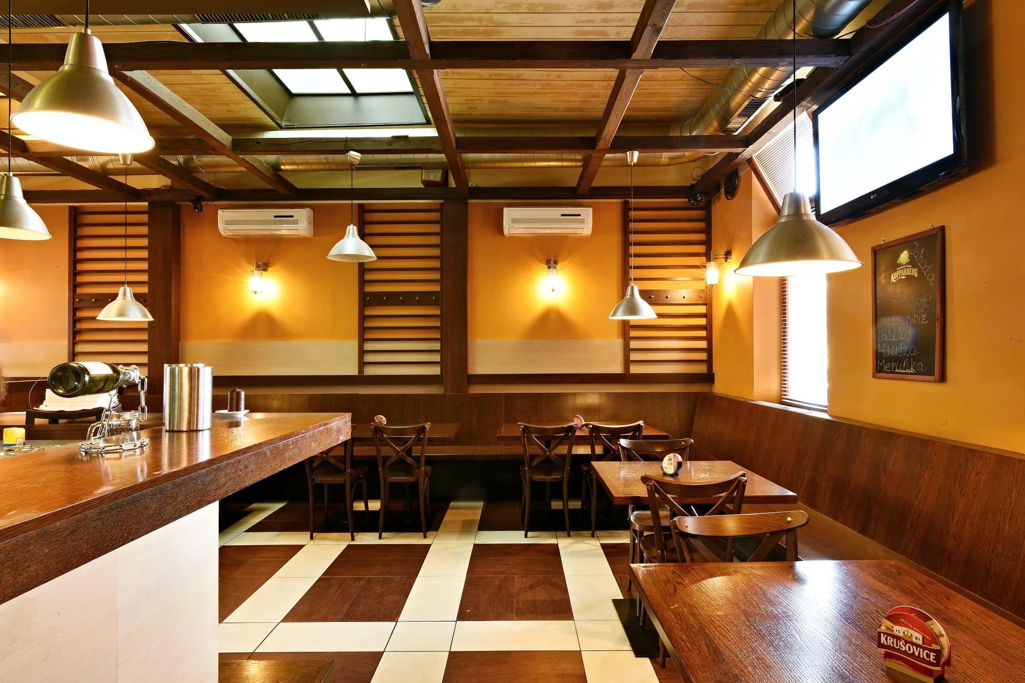 Grilovaná jatýrka s hranolky a tatarskou omáčkou pro 1 či 2 osoby