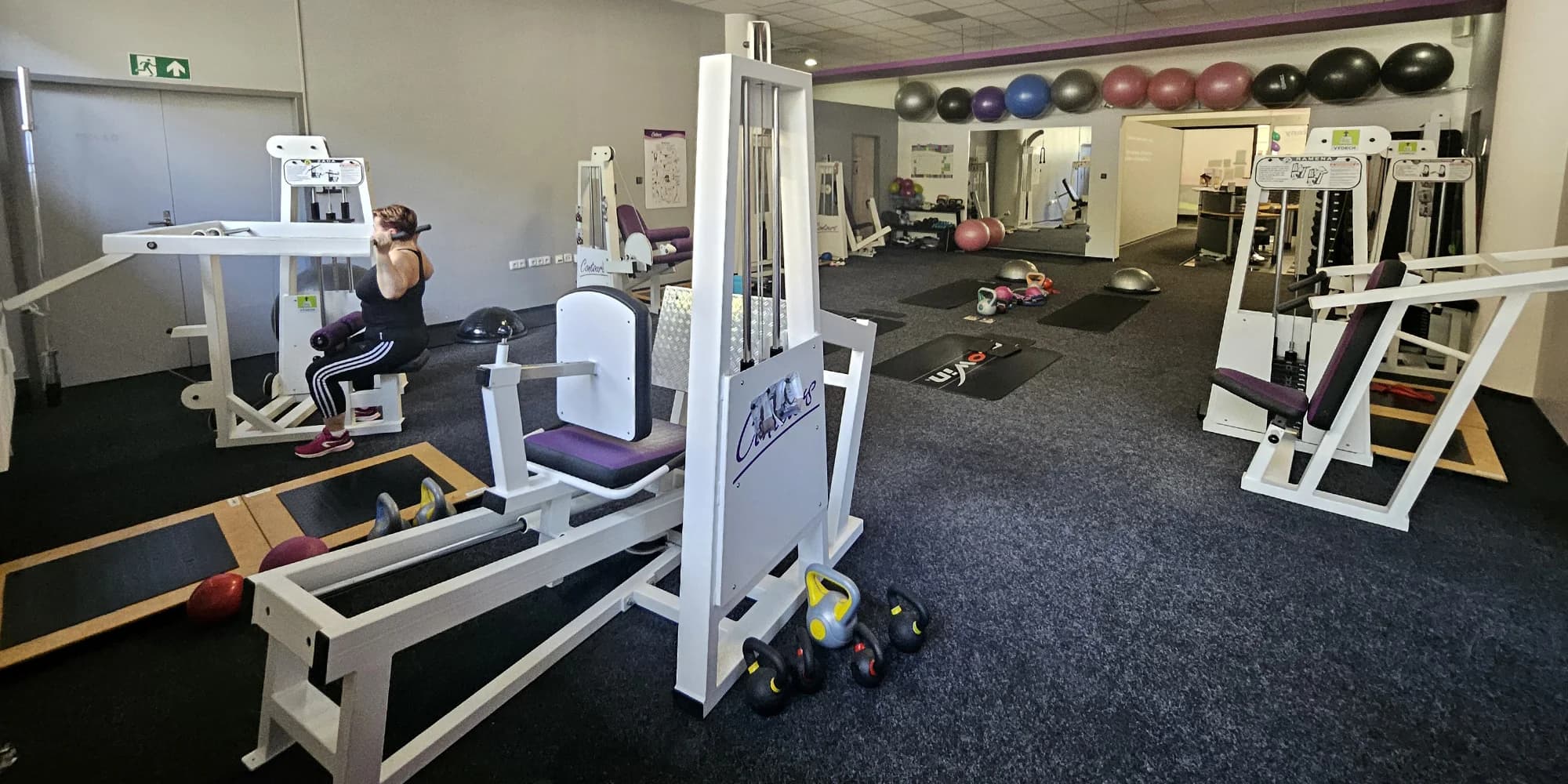 Permanentka do fitka pro ženy: dohled trenérky, plán na míru i skupinové lekce