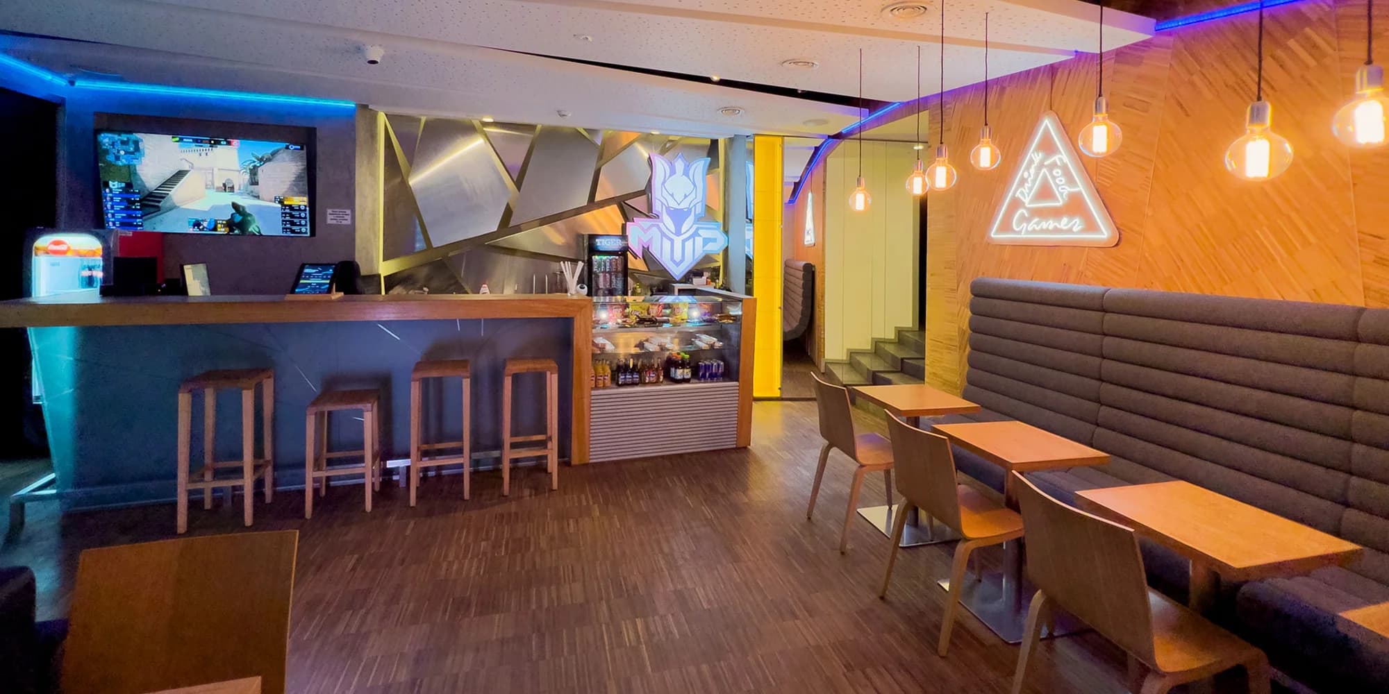 Herna MVP Chill & Gaming space: 4–⁠⁠⁠⁠⁠⁠11hodinové vstupy s nápojem a občerstvením či permanentka, PC a PS 5