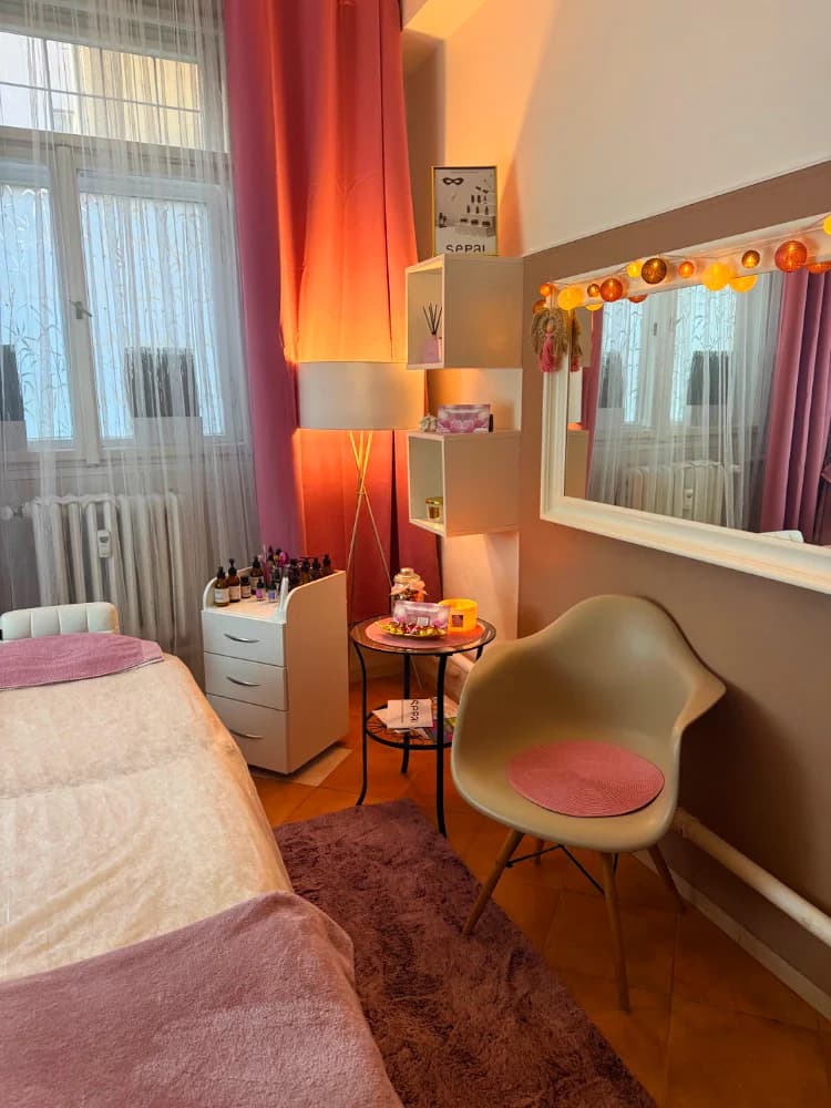 Kosmetické ošetření s hloubkovým čištěním ultrazvukovou špachtlí, chemický peeling i relaxační masáž