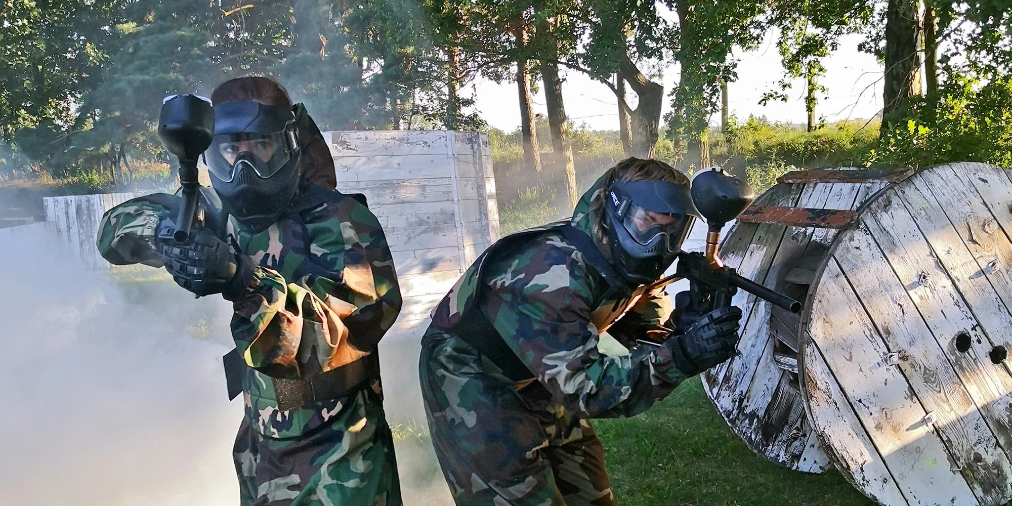 Paintballová bitva u Pardubic až pro 10 osob: zbraň, maska, kuličky a plyn i instruktáž