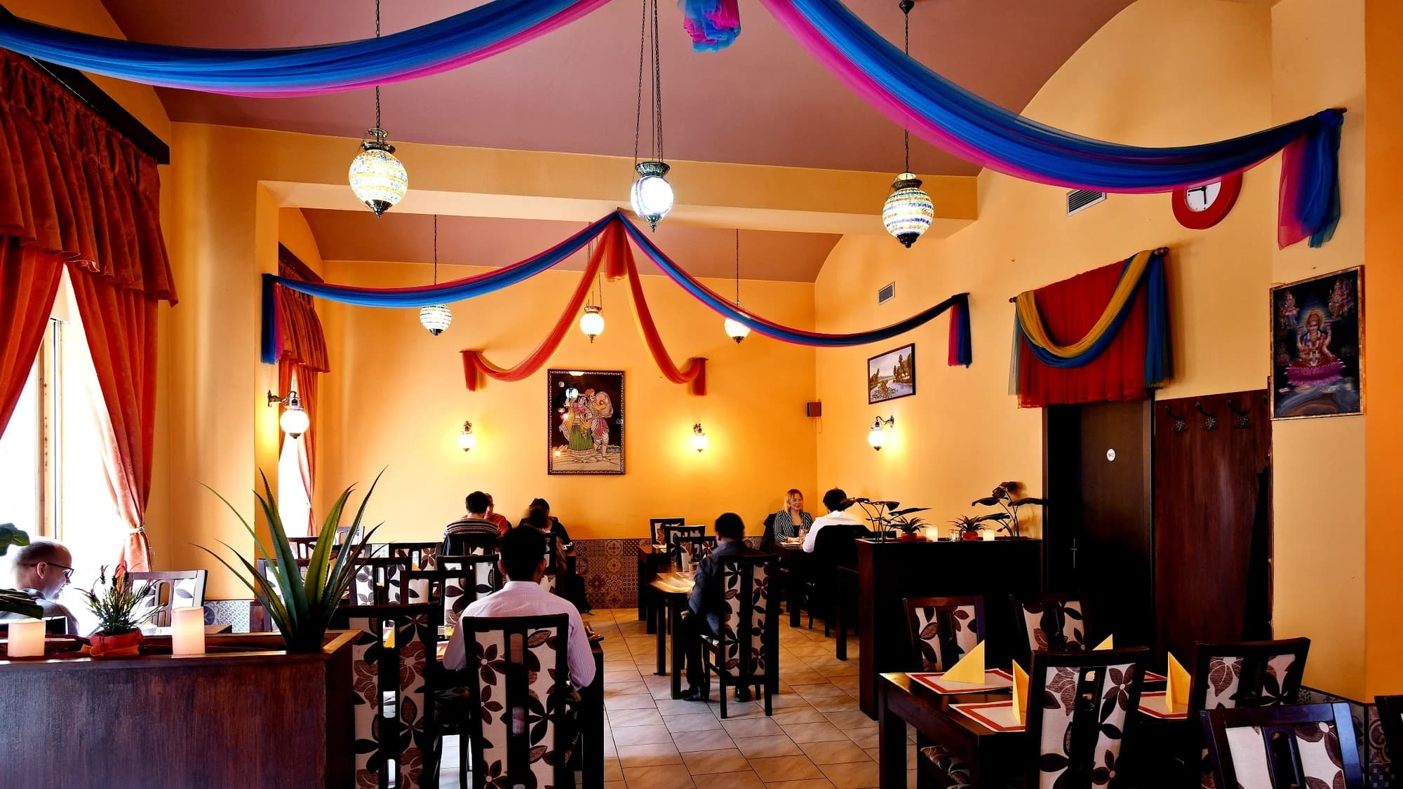 Otevřený voucher do indického podniku: 300–1500 Kč na jídla i nápoje