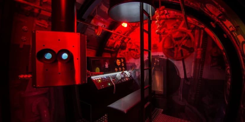 Záchranná mise v simulátoru ponorky U-BOAT pro 4člennou posádku s prvky únikové hry