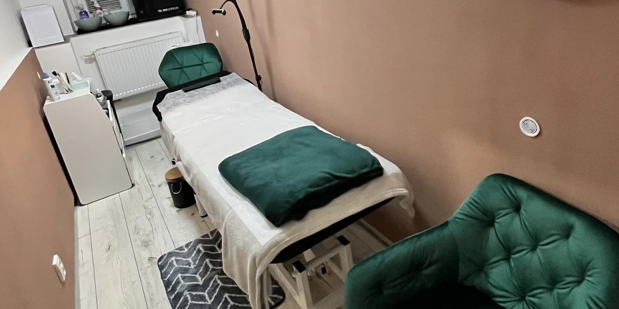 Krásná bez líčení: lashlifting s možností úpravy a barvení obočí
