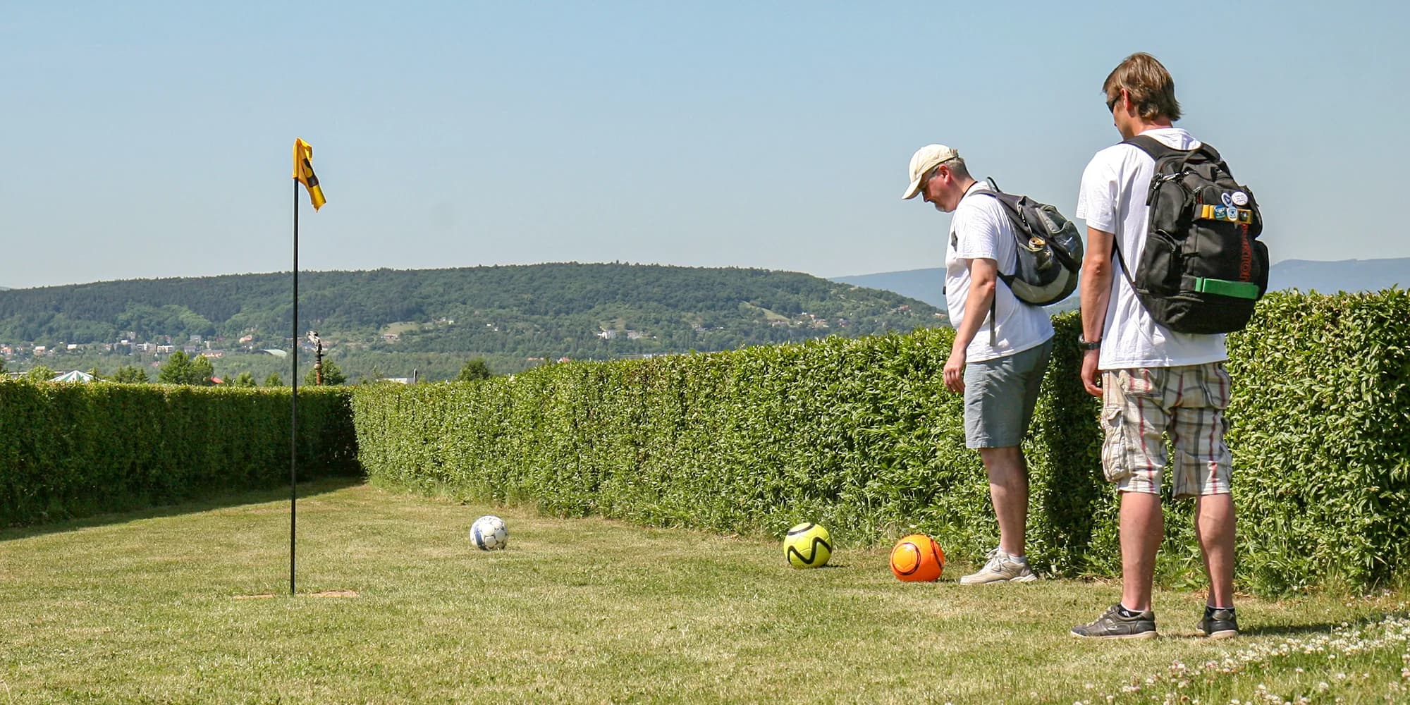 Vyzkoušejte fotbalgolf: vstupy pro děti, studenty nebo celou rodinu