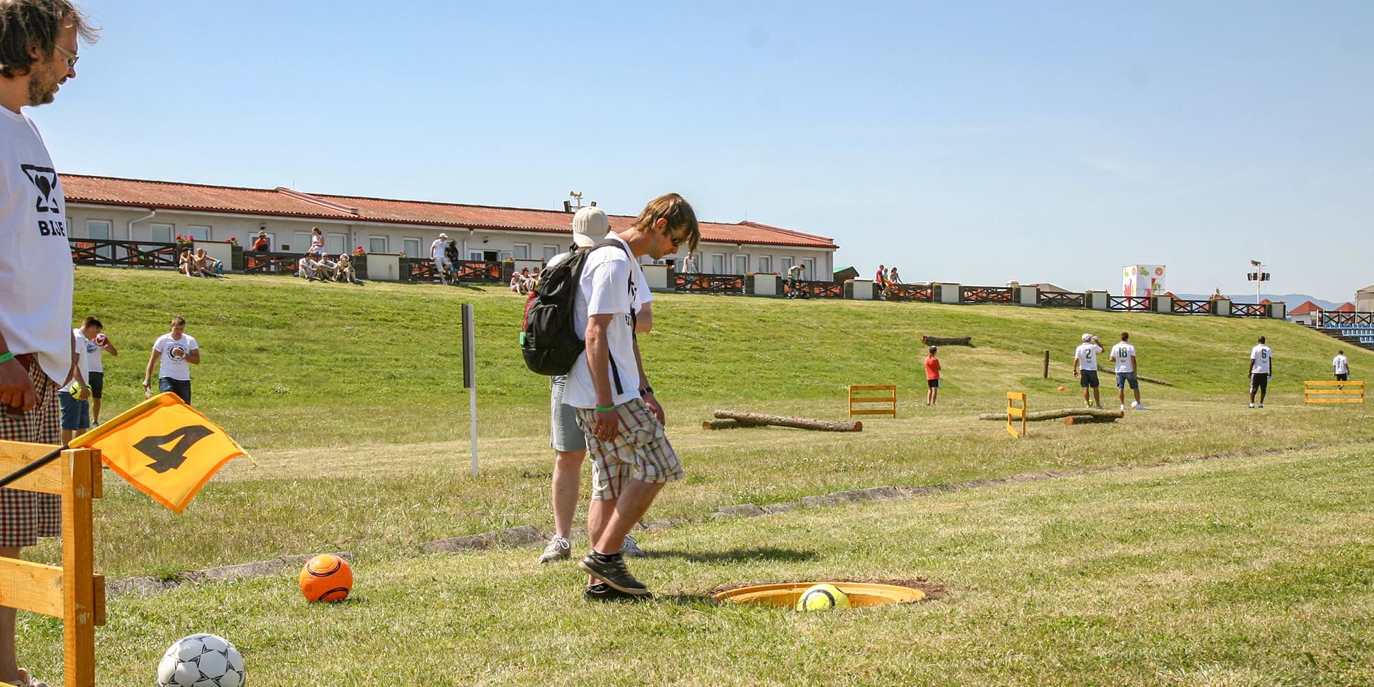 Vyzkoušejte fotbalgolf: vstupy pro děti, studenty nebo celou rodinu