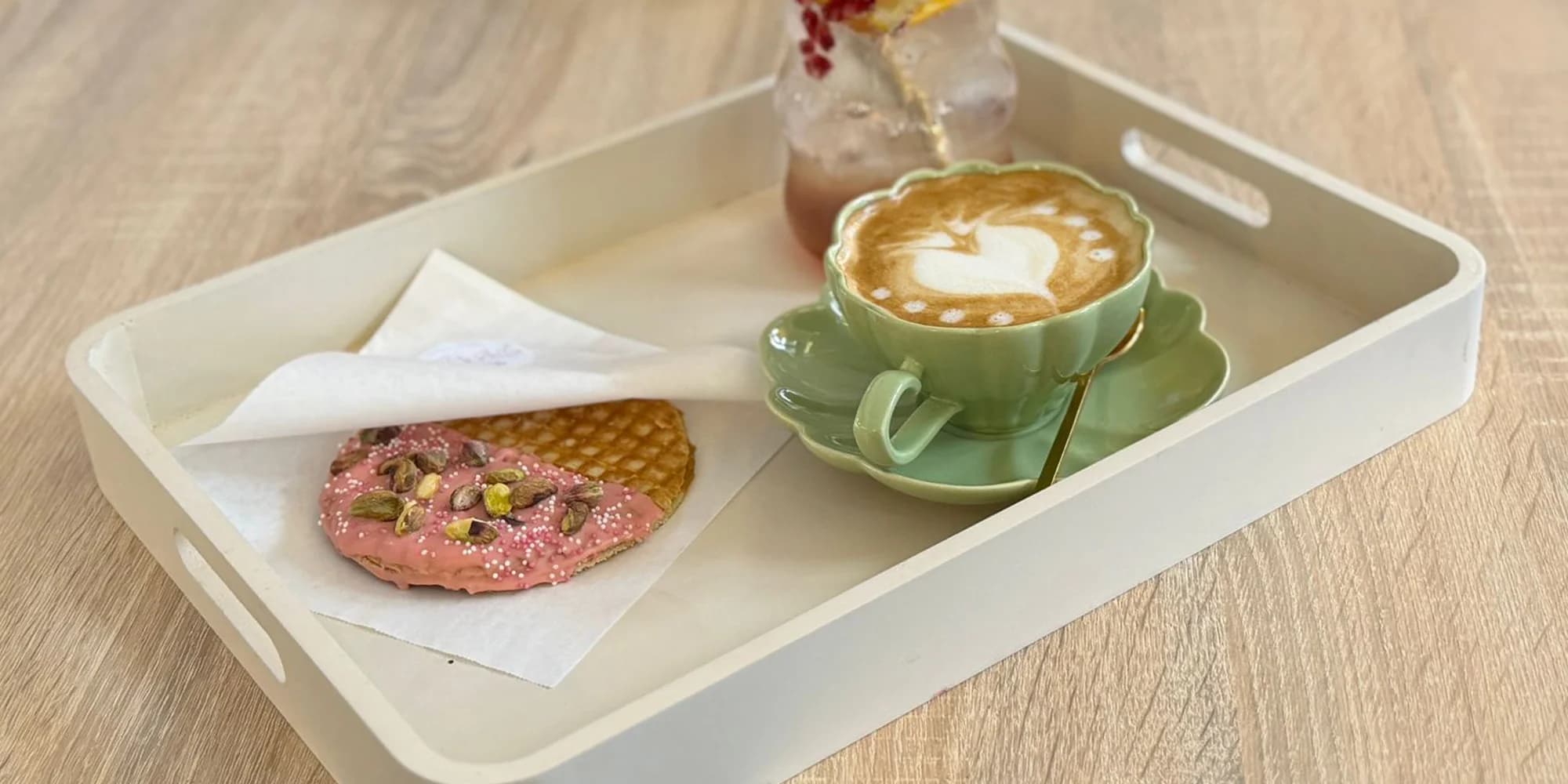 Holandské wafle s kávou i limonádou v bistru Stroopinka, pro 1 či 2 osoby