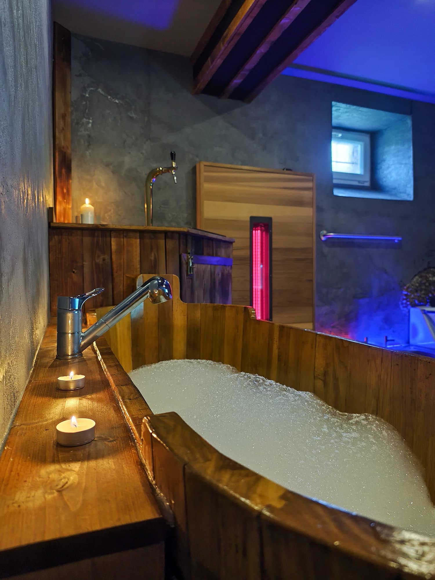 Privátní wellness pro 2 osoby: sauna, vířivka i infralavice, na 2 hodiny nebo na celou noc