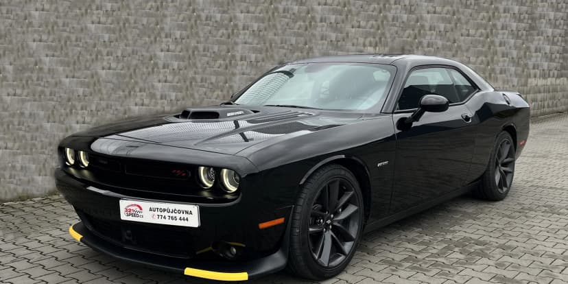 Dodge Challenger 5.7 V8 HEMI SHAKER na 12 nebo 24 hod.