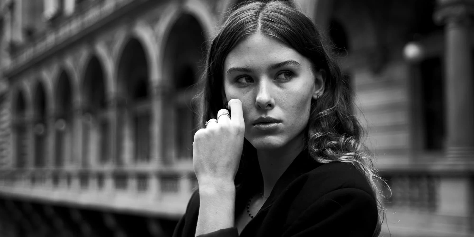 Portrétní focení pro jednotlivce nebo pár v exteriéru Prahy: 15 či 30 fotek