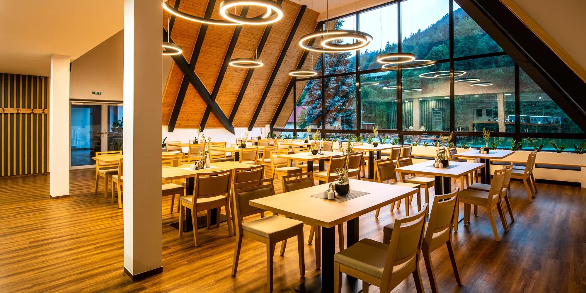 Otevřené vouchery na 300 až 1000 Kč do restaurace s výhledem na Čertovy skály