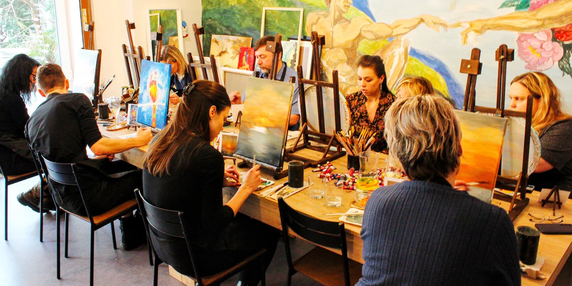 Art rande: workshop malování akrylem, pryskyřicí i technikou fluid art pro 2 osoby