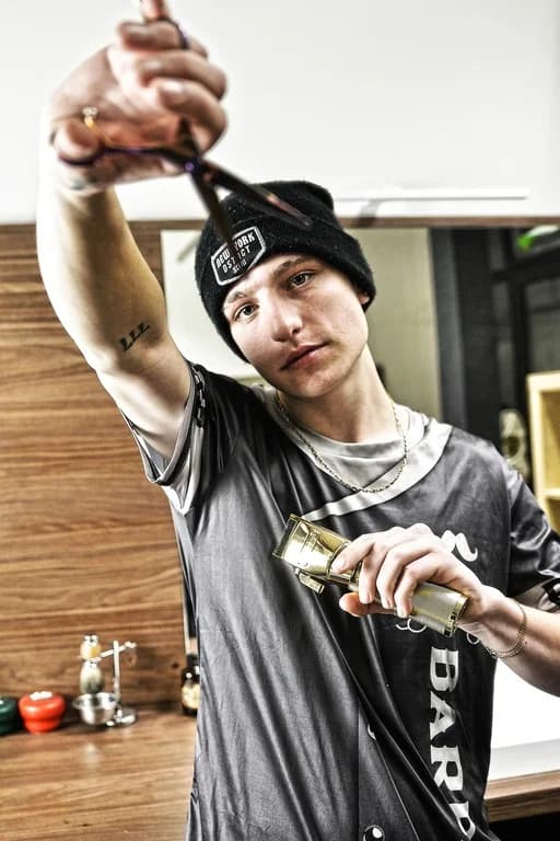 Barber Hustopeče: střih pro chlapce i nový účes vč. vousů pro pány