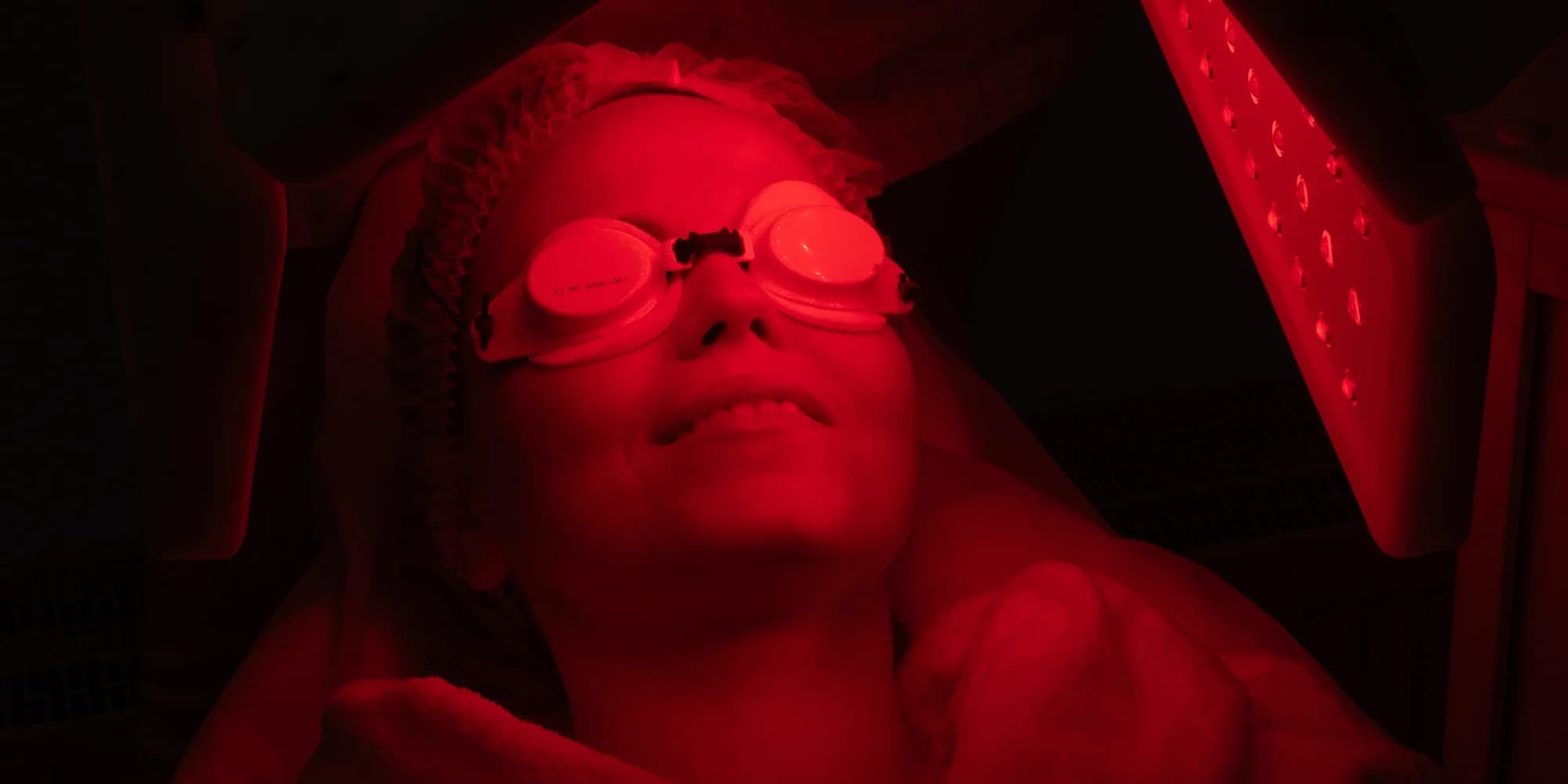 Kosmetické či detoxikační ošetření pleti i s terapií červeným světlem