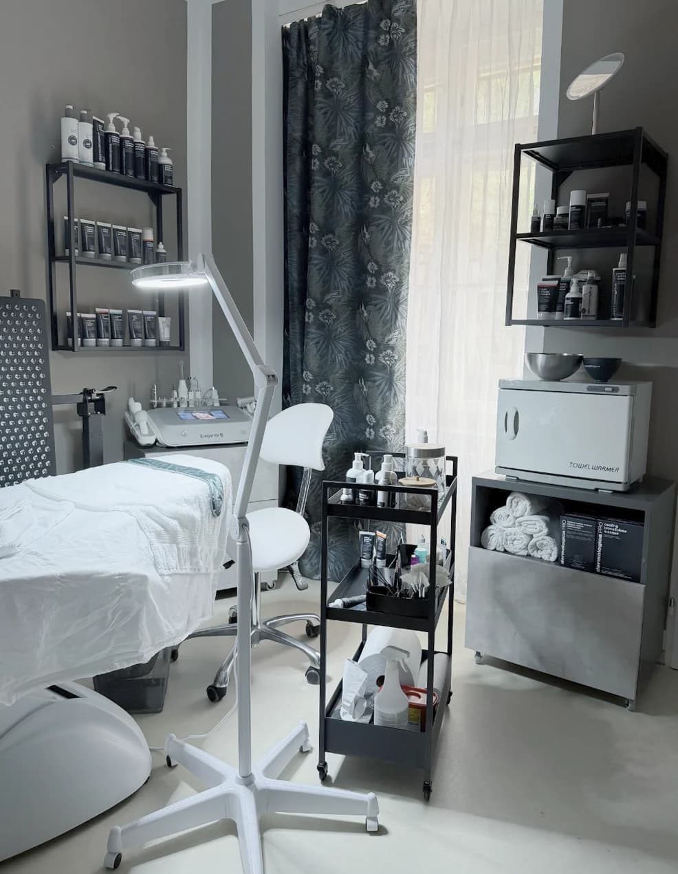 Kosmetické či detoxikační ošetření pleti i s terapií červeným světlem