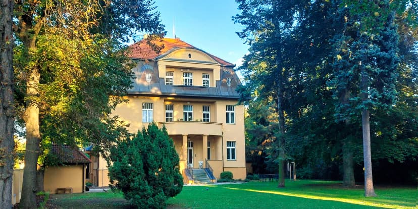 Architektura ve službách diplomacie: procházka uličkami Bubenče s průvodcem