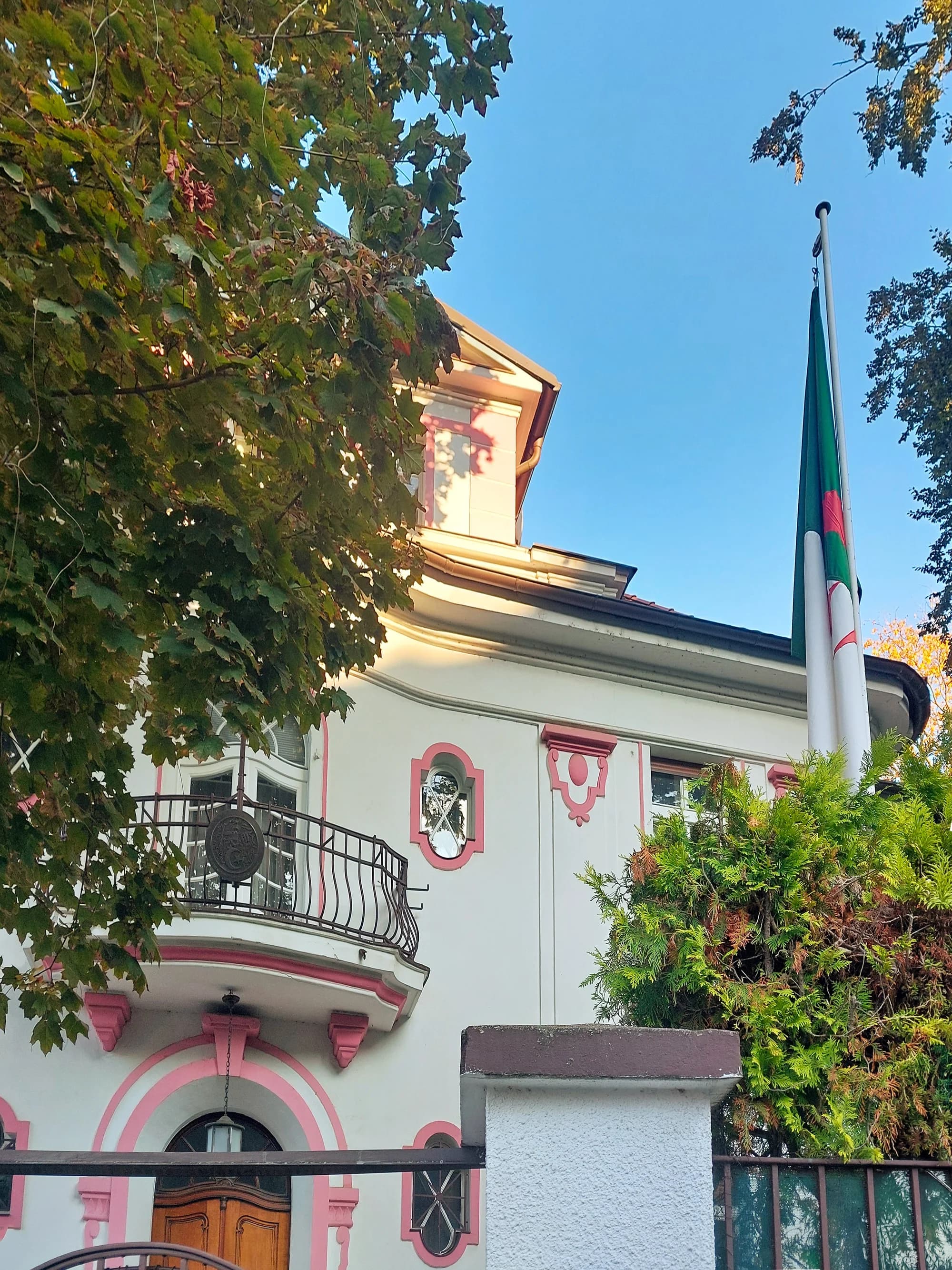 Architektura ve službách diplomacie: procházka uličkami Bubenče s průvodcem