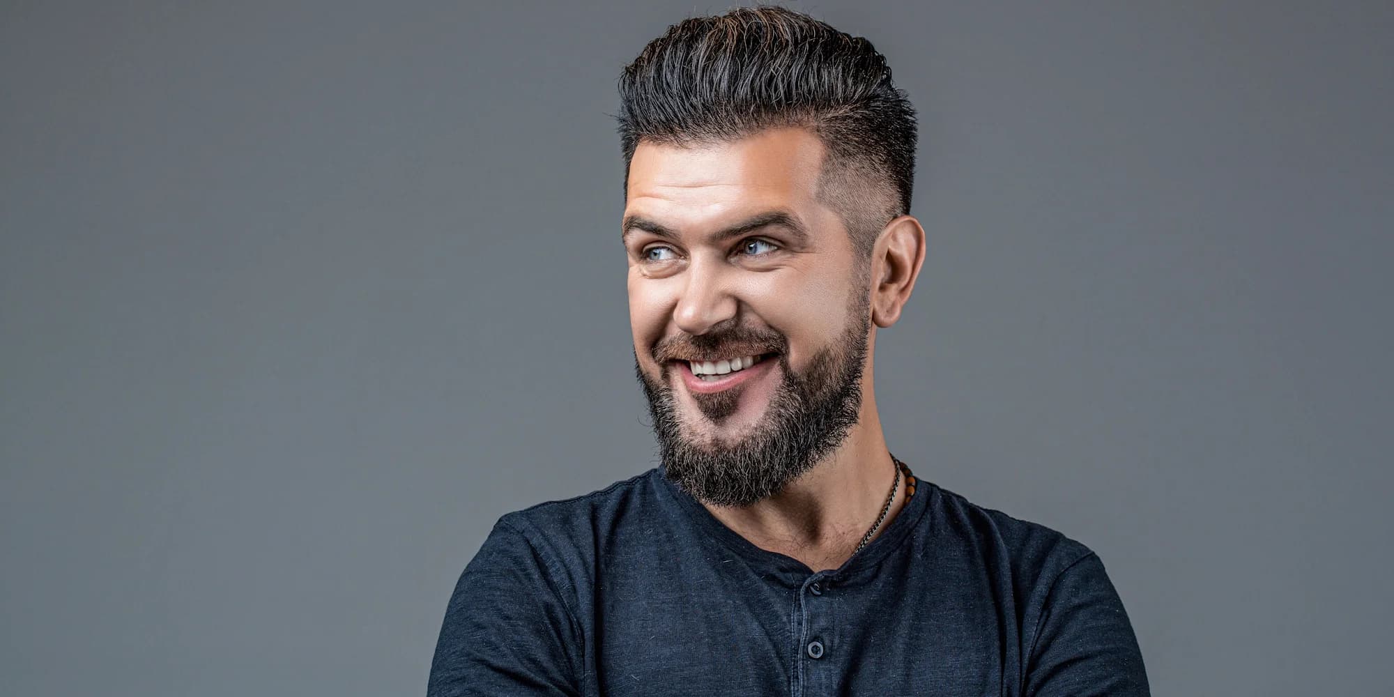 Dokonalá péče o vlasy: střih i mytí peelingovou pastou s mořskou solí, regenerace a hydratace
