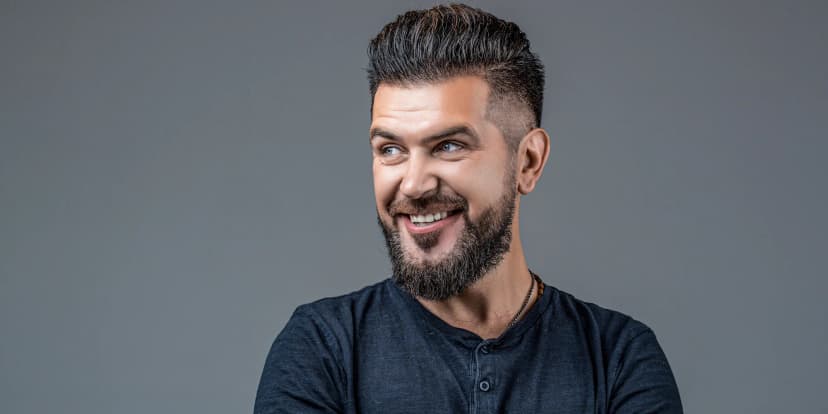 Dokonalá péče o vlasy: střih i mytí peelingovou pastou s mořskou solí, regenerace a hydratace