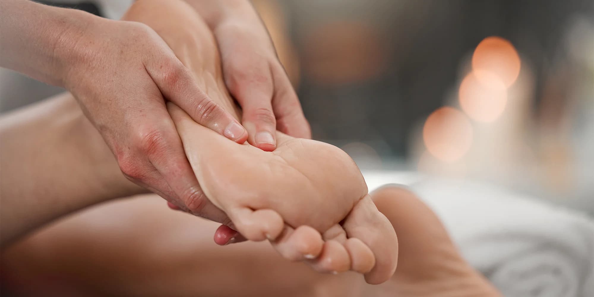 Regenerace a uvolnění: masáž zad i celého těla, lávové kameny a reflexologie plosky nohou