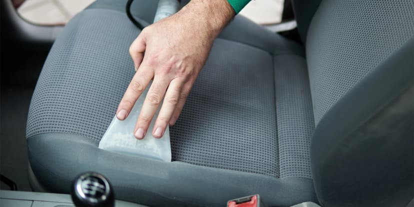 Čištění interiéru auta i vč. mytí karoserie nebo dezinfekce klimatizace