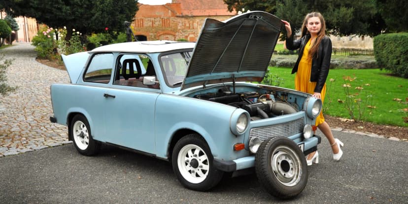 Komentovaná prohlídka Trabant muzea a hodinová vyjížďka Trabantem s řidičem pro 2 osoby