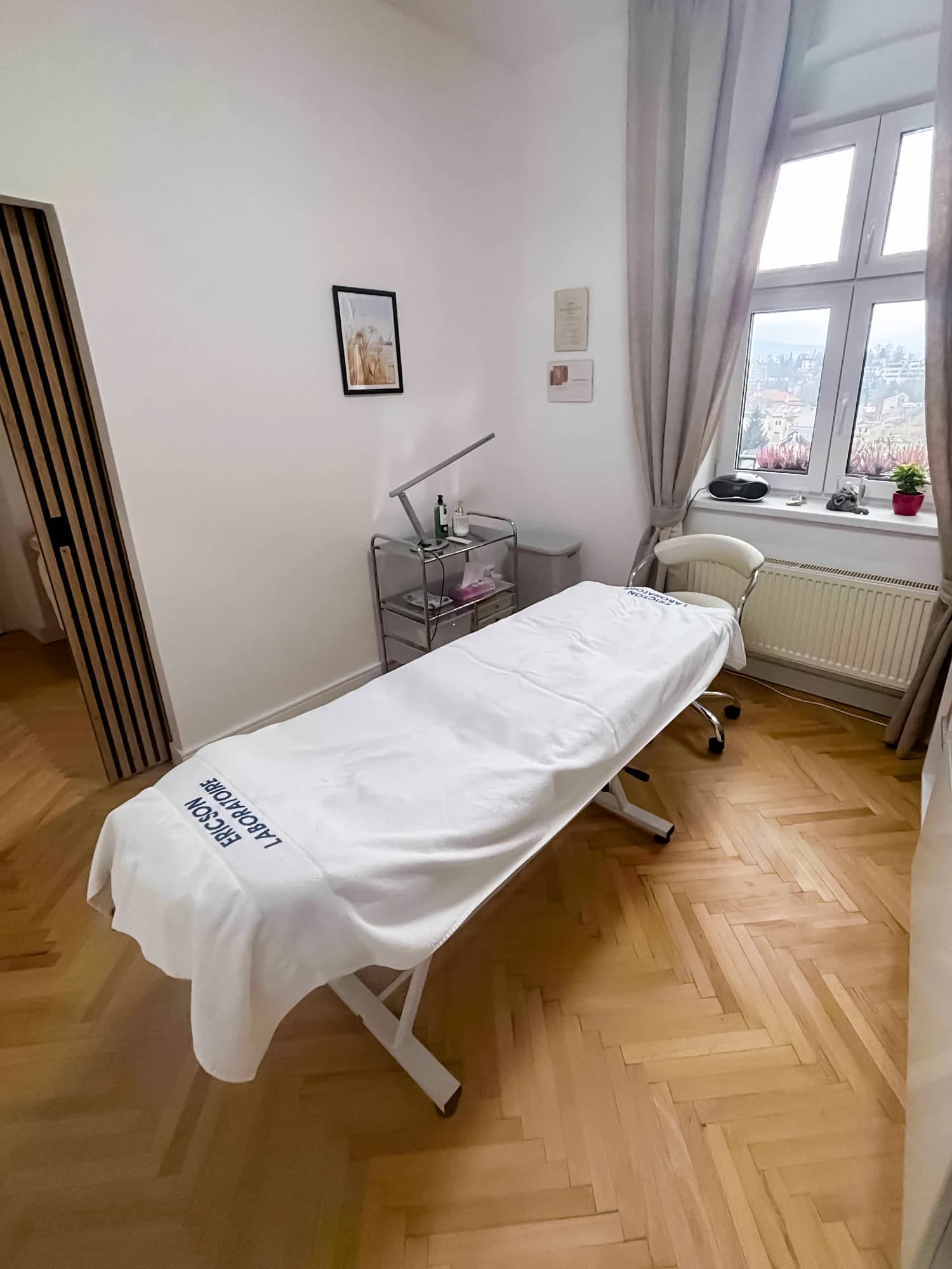 Maximální relax: 60minutová pedikúra vč. parafínového zábalu na ruce