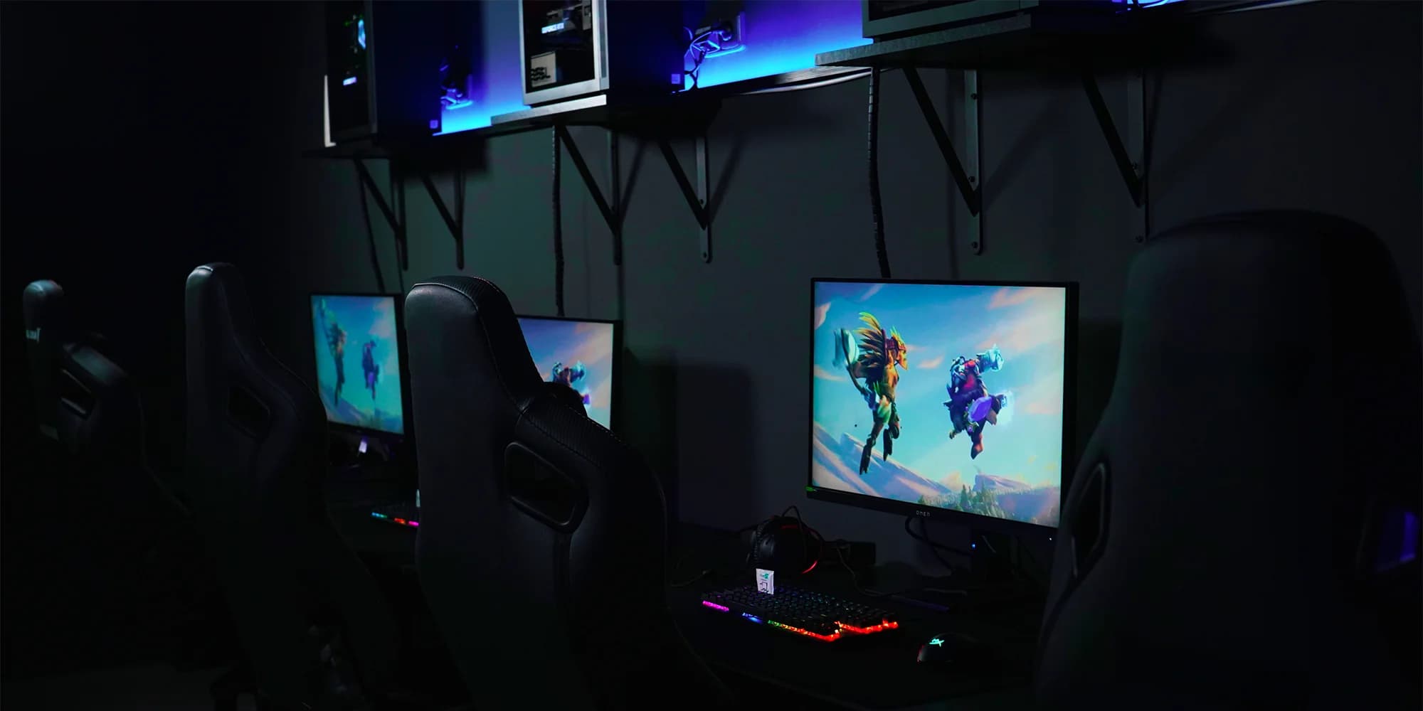 Hraní na PC a PlayStationu v herně MVP Esports: 4-11 hodin i vč. 2 nápojů