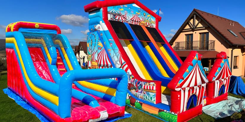Hodnotové poukazy na pronájem nafukovacích skákacích hradů: hobby i profi typy