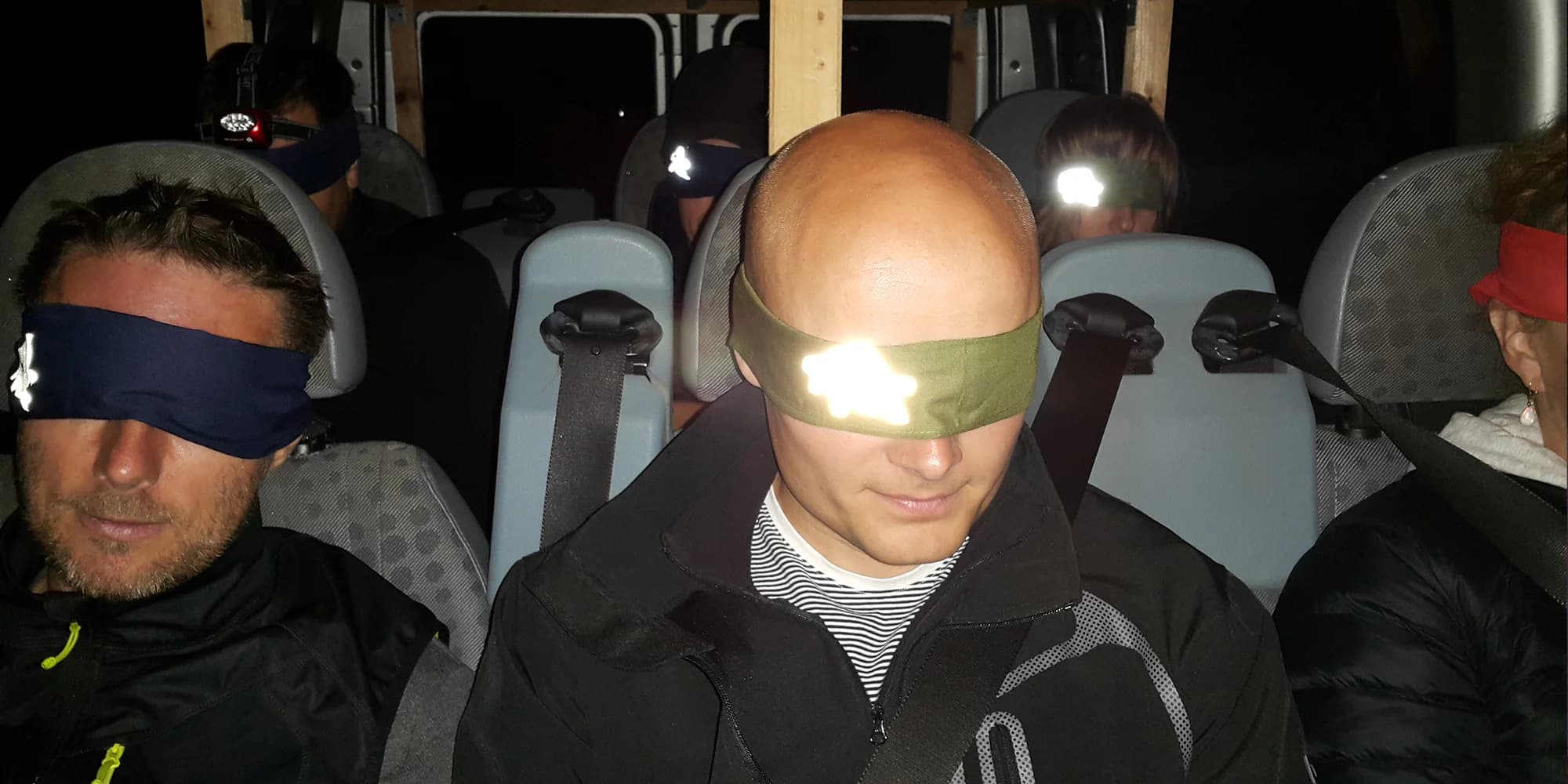 Outdoor unikovka pro 2–12 přátel: najděte se po vysazení na odlišných místech