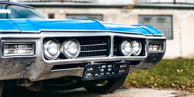 Jízda v legendárním veteránu: až 60 min. v Dodge Charger nebo Buick Riviéra