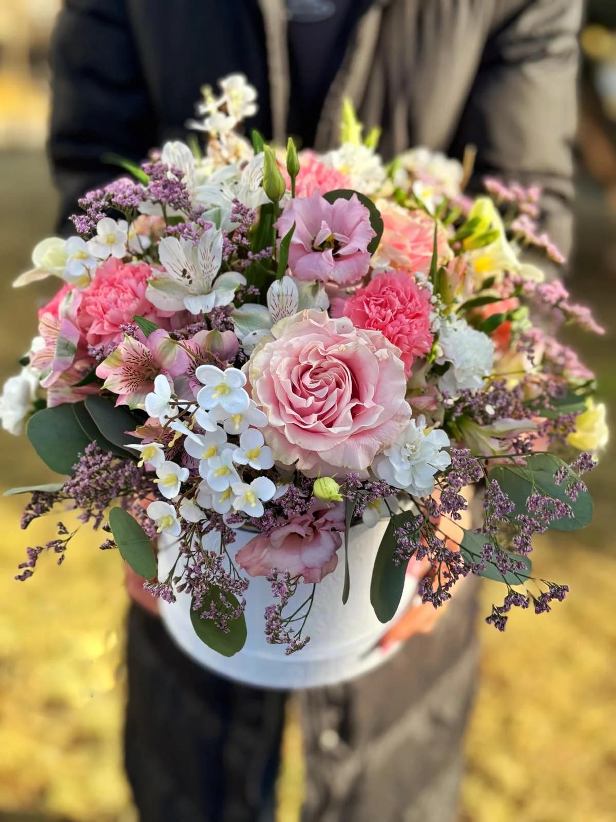 Dvouhodinový workshop výroby květinového aranžmá ve flower boxu