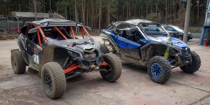 Offroadová jízda v dakarské buggy Can-am: 15 min. spolujízdy či řízení i svezení profi jezdcem