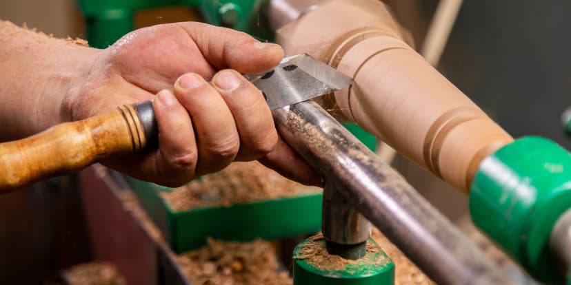 Objevte krásu práce se dřevem: celodenní kurz soustružení i výroby mlýnků