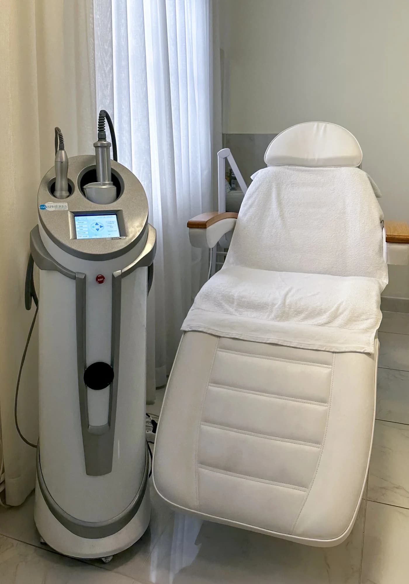 Pro zpevnění těla a redukci celulitidy: 1-10 ošetření přístrojem Endospheres