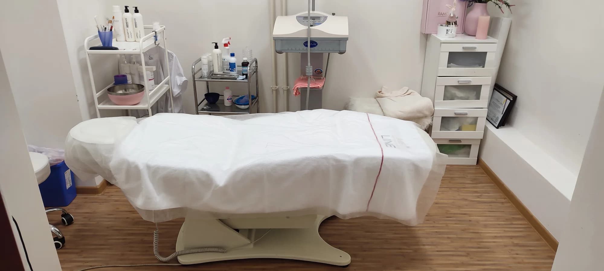 30–60min. masáž dle výběru: zadní části těla, anticelulitidní či lymfatická manuální i přístrojová