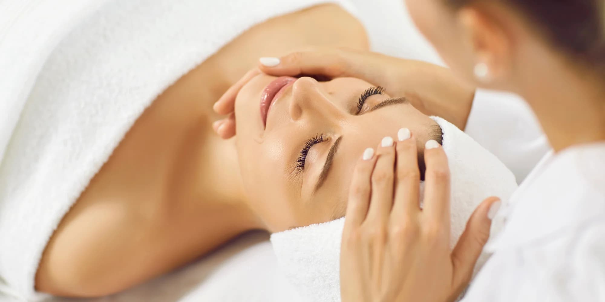 Komplexní péče o pleť: regenerační, hydratační i liftingové ošetření či enzymová terapie