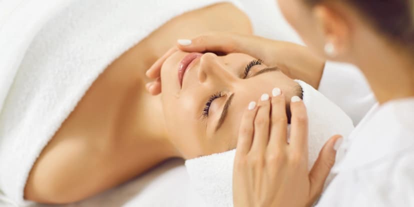 Komplexní péče o pleť: regenerační, hydratační i liftingové ošetření či enzymová terapie