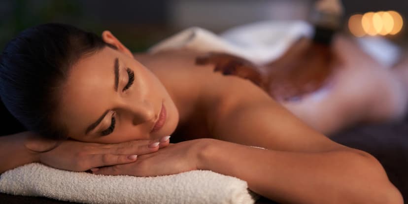 50 či 60 minut relaxace: čokoládová, medová, skořicová či kokosová masáž