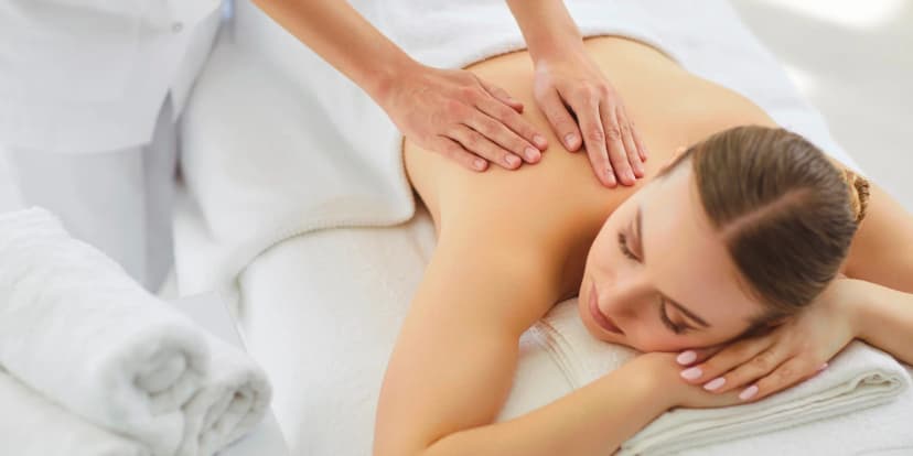 Relax a úleva od bolesti a stresu: relaxační a sportovní masáže na 60 až 90 minut