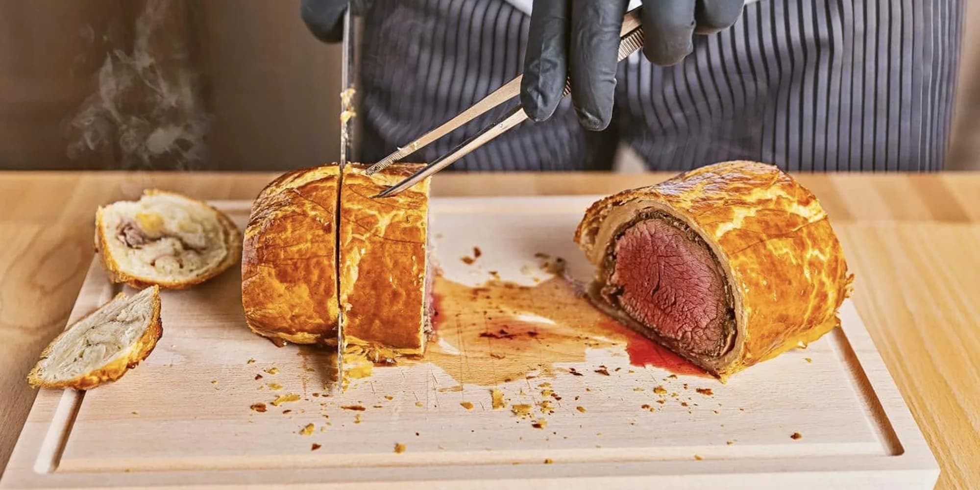 Rozmazlete své chuťové buňky: hovězí Wellington pro 2–⁠⁠⁠⁠⁠⁠3 osoby s lanýžovou bramborovou kaší