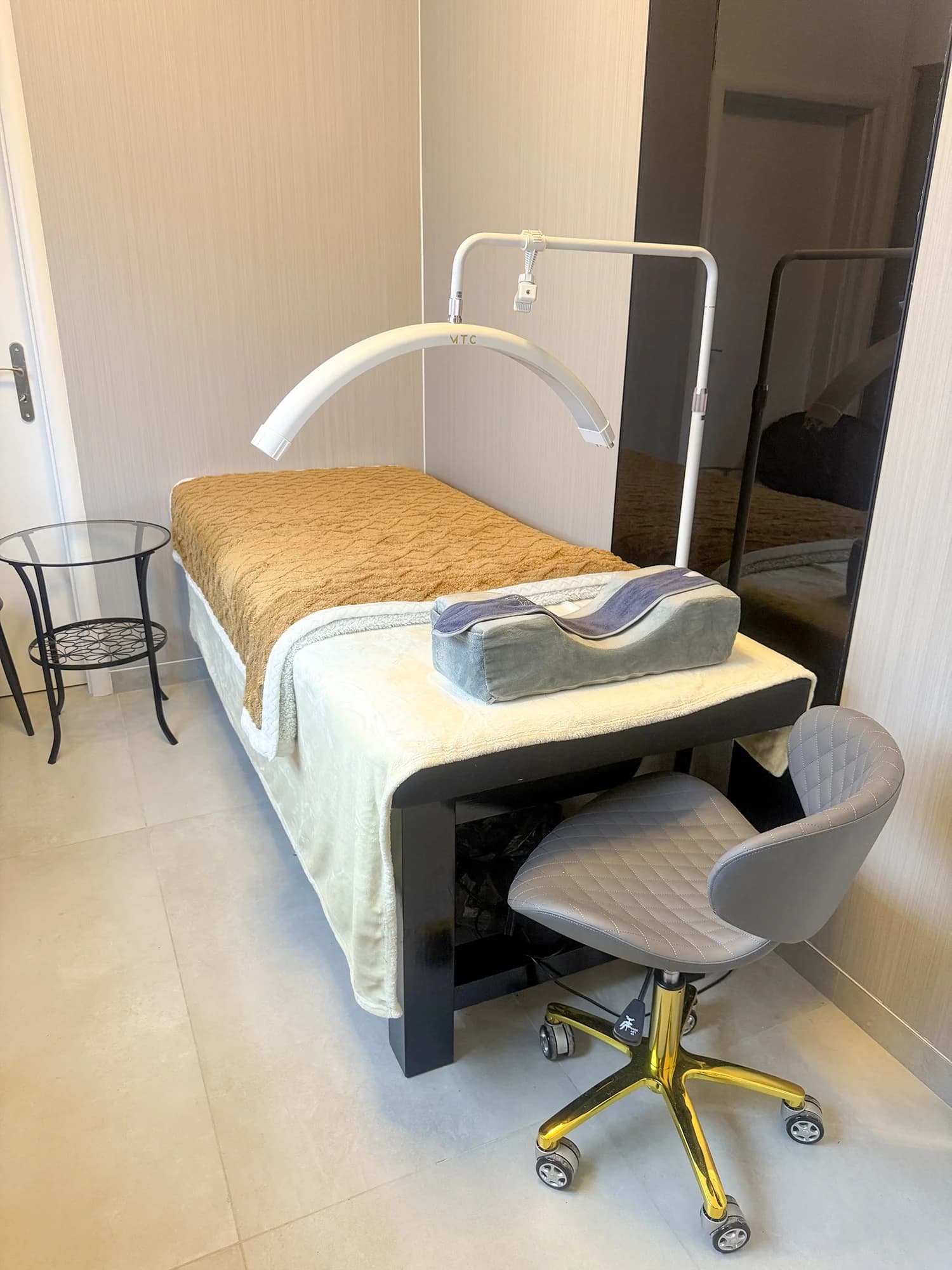 Pohled, který uhrane: prodloužení řas 2D až 10D i řasy designové