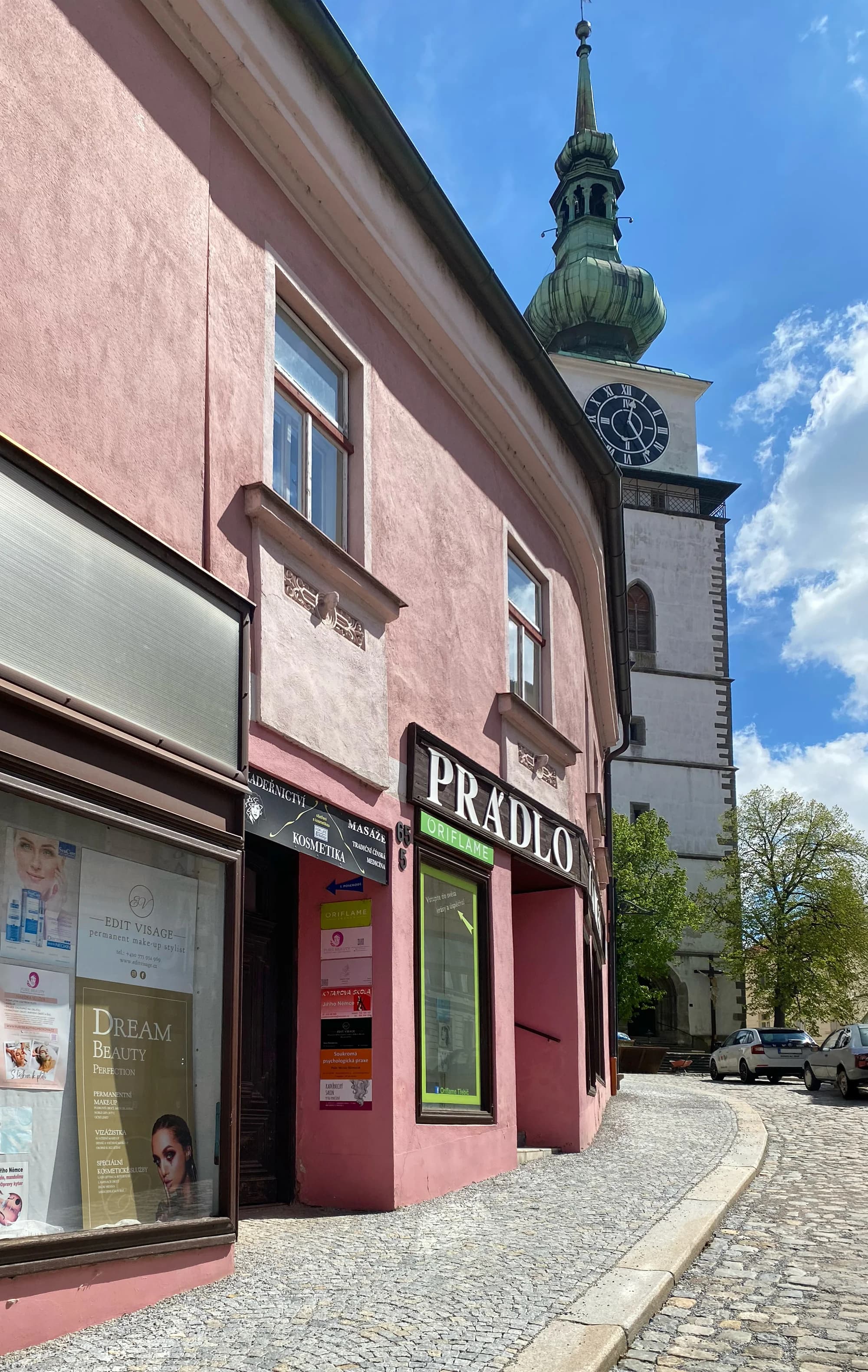 Pleť v dokonalé kondici: prémiová kosmetická péče i profesionální líčení