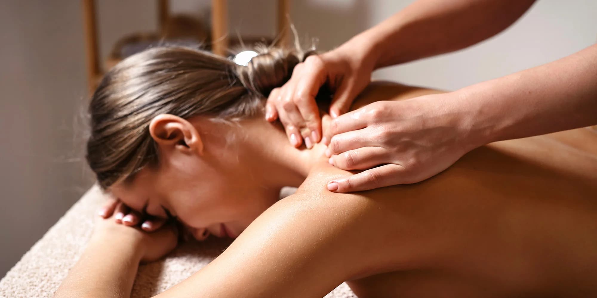 Luxusní relaxační rituál Černá orchidej: 90 či 120 min. masážního uvolnění